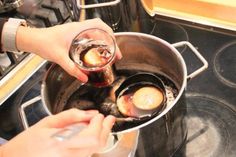 Kräftig und aromatisch. Diese Variante wird mit dunklem Bier zubereitet.