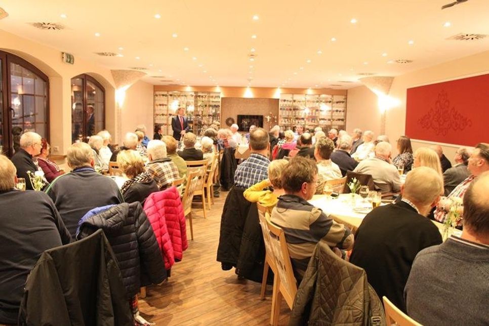 63 Anwesende nahmen im Hotel „Holländersruh“ an der Versammlung teil.