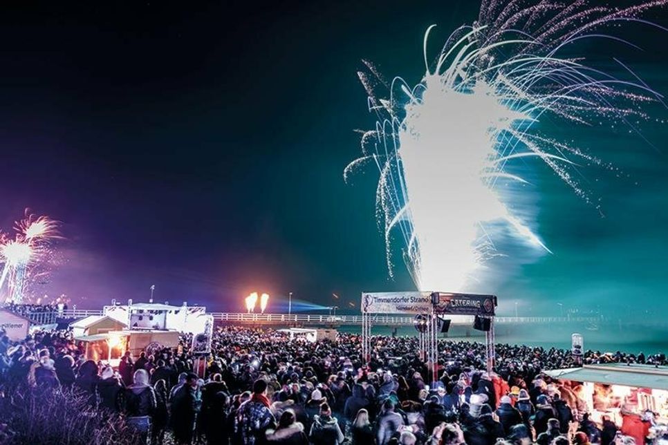 In diesem Jahr veranstaltet die TSNT GmbH wieder die beliebte „Silvester on the Beach“-Party am Timmendorfer Strand.