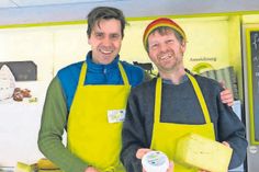 Betriebsleiter René Kohler und Marktverkäufer Tobias Schüller (re.).