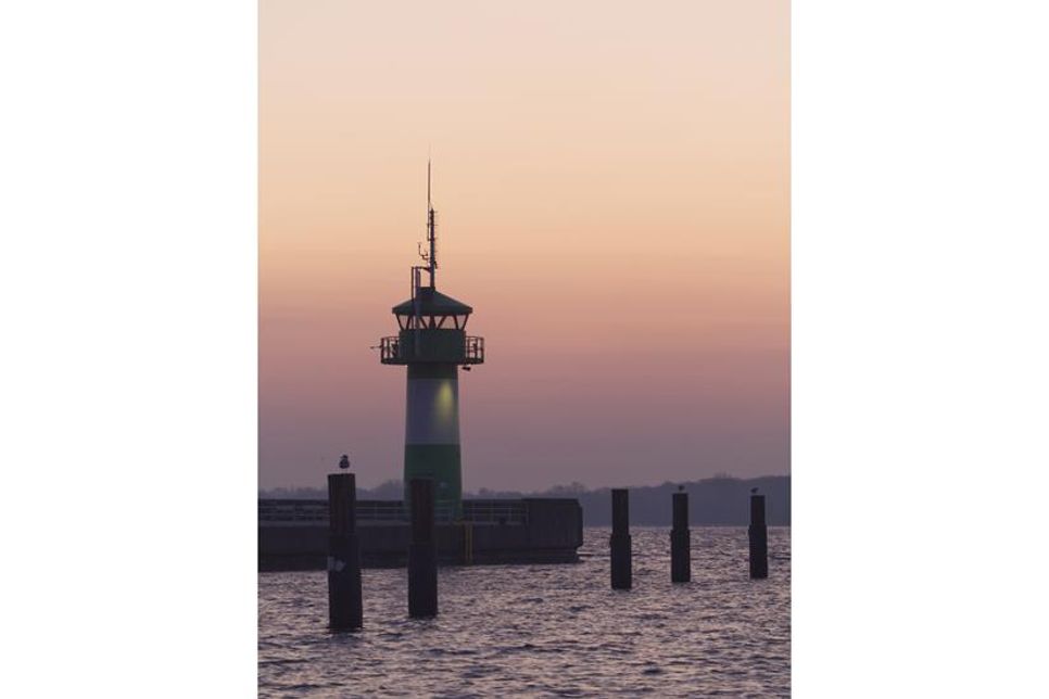 Die Mole nördlich der Hafeneinfahrt Travemünde wird auch Nordermole genannt. Anke Jeggle setzte sie im zauberhaften Morgenlicht fotografisch in Szene.