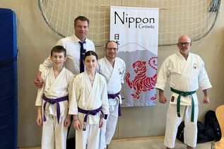 Die Grömitzer Karateka errangen bei dem Turnier zwei Pokale. (red)