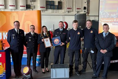 Mitglieder der Jugendfeuerwehr, Wehrführungen und Gäste nahmen am Festkommers teil.