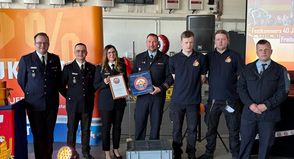 Mitglieder der Jugendfeuerwehr, Wehrführungen und Gäste nahmen am Festkommers teil.