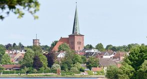 In der Stadtkirche Neustadt wird die Wanderausstellung „Frauen im Widerstand gegen den Nationalsozialismus“ gezeigt.