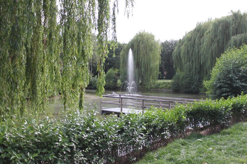 Rund um den Kurparkteich wird es am Wochenende festlich.