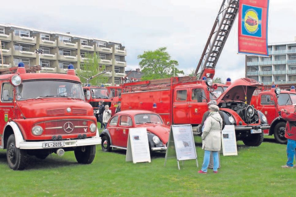 Historische Fahrzeuge begeisterten die Besucher.