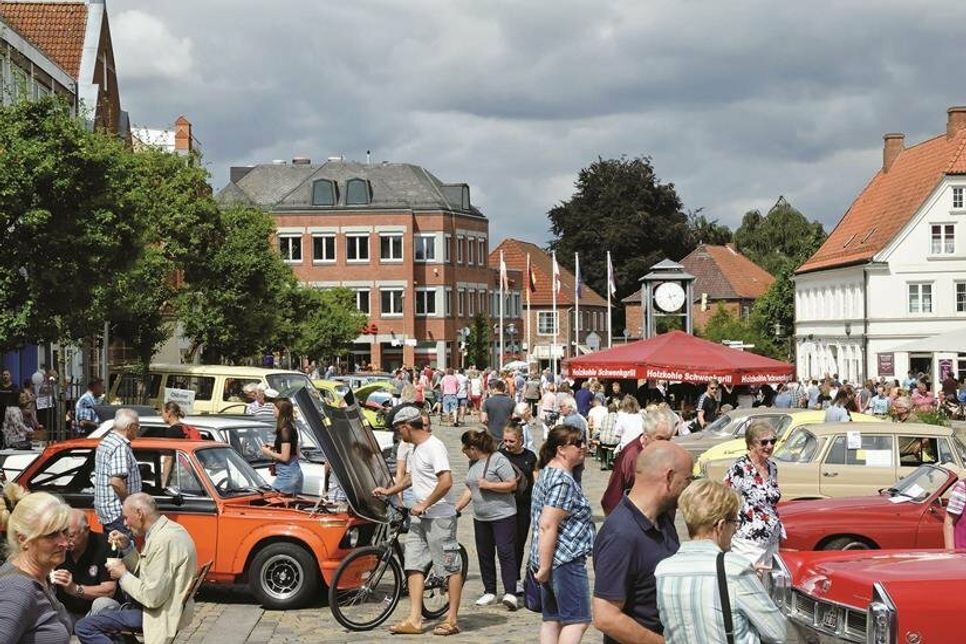Es gibt viel zu sehen: Zum Oldtimer-Treffen werden die ersten Fahrzeuge bereits ab 8 Uhr Preetz erreichen.