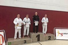 Siegerehrung mit Karina Schmidt auf Platz 1.