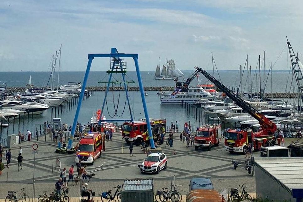 Die Einsatzkräfte der Feuerwehr unterstützten die DGzRS-Station Grömitz beim Tag der Seenotretter.