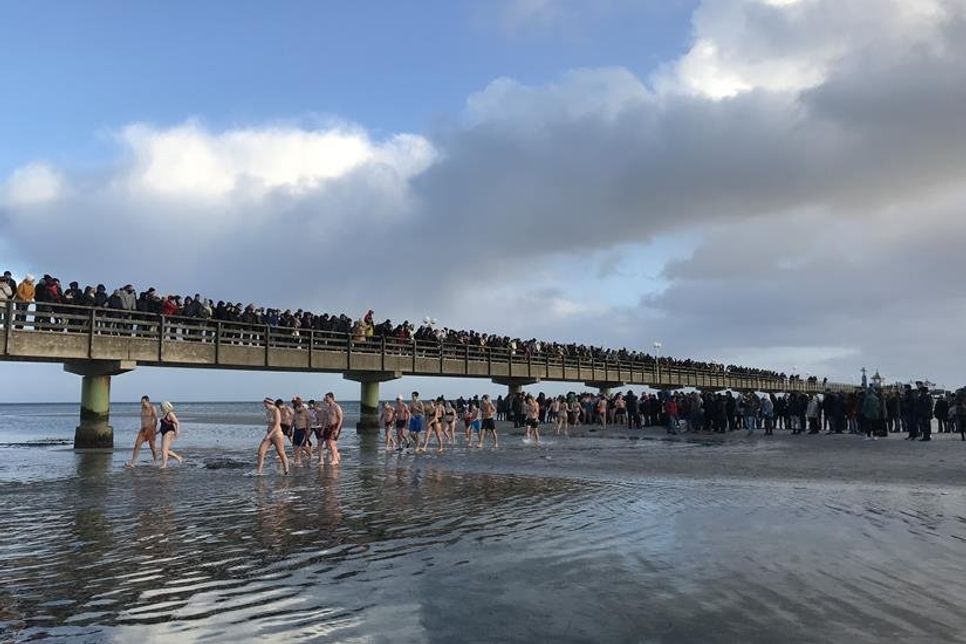 Am Neujahrstag um 14.30 Uhr gehen alle Wagemutigen in die Ostsee.