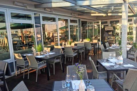 Eingebettet im Yachthafen der ancora Marina liegt das „Pier 19“.