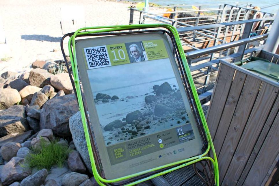 Infotafel mit dynamischem QR-Code.