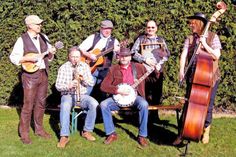 Die Dissauer Band „Knallkoem“ ist mit plattdeutscher Musik mit von der Partie.