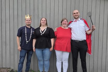 Das alte und das neue Königspaar Jan-Philipp Seehase, Ilka Hamann, Jasmin Clasen, Yannik Brömme (v. lks.).