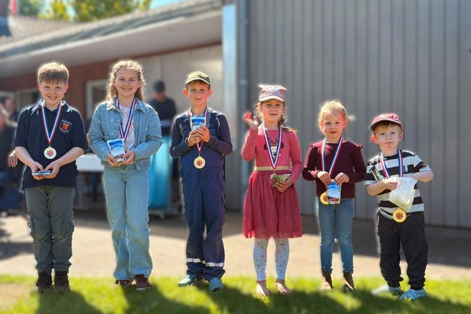 Die Kinderkönigspaare.