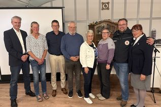 De Vorstand mit Jens Klüß, Andrea Bischoff, Jan Hering, Arnulf Henrichs, Claudia Kurth, Bianka Langbehn, Christian Steffen und Helga Behrens (v. lks.).