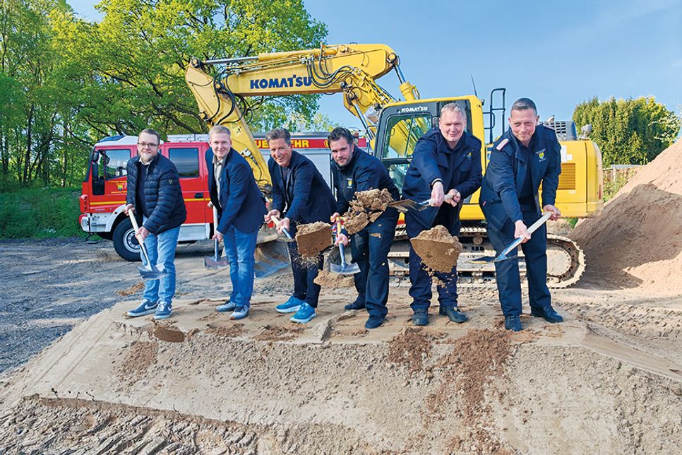 „Größter Ort der Gemeinde bekommt nun das größte Feuerwehrhaus“: Spatenstich für neues Feuerwehrgerätehaus in Sereetz
