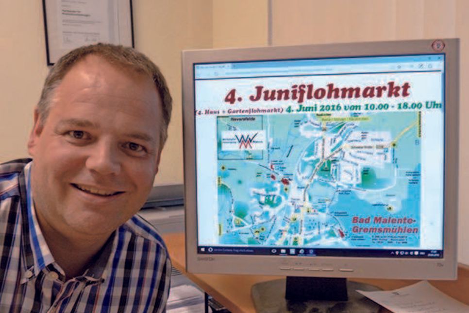 Michael Kühn von der Malenter Wirtschaftsvereinigung freut sich: Rund 120 Stände laden am kommenden Samstag in ganz Malente zum Bummeln, Stöbern und Schnäppchenjagen ein.