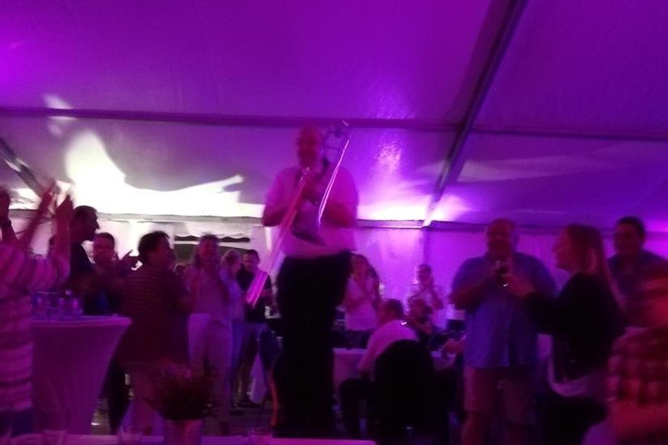 Partystimmung mit dem Vogelberg-Quartett im Festzelt.