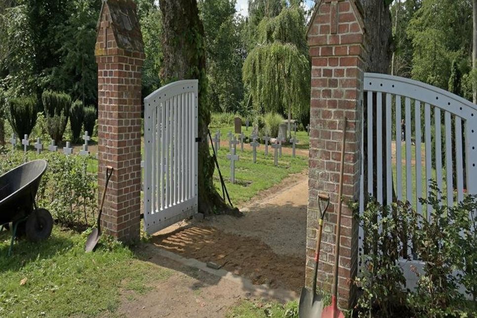 Das Tor zum Alten Apfelgarten wurde im Rahmen der Instandsetzung des Kadettenfriedhofs restauriert.