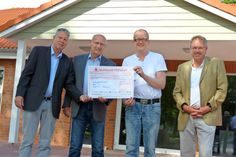 Rektor Bernd Ziemens, Bürgervorsteher Wolfgang Schüller, Marco Bauereiß, Bürgermeister Klaus Winter (v. lks.).