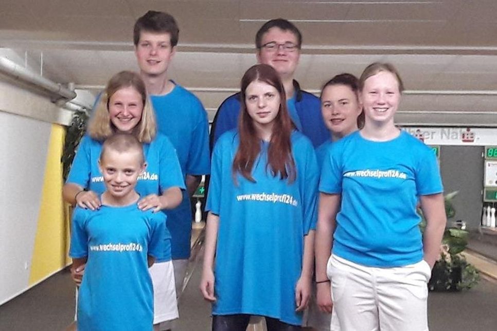 Marlon Kröger, Anthony Link, Aline Etzold, Katharina Stender, Jacqueline Doose, Josy Link und Mike Doose.