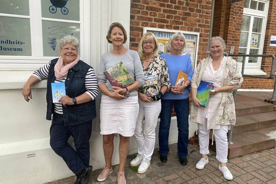 Die Teilnehmerinnen des Vorlesetags: Katharina Langfried-Hammer, Ingeborg Kunhardt-Schellhammer, Ute Nitsche, Erika Bock und Anja Reiß (v. I.).