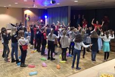 Angesagte Partyspiele regten zum Mitmachen an.