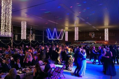 Über 500 Gäste feierten in der Gildehalle. (Foto: Jacob Revenstorf)