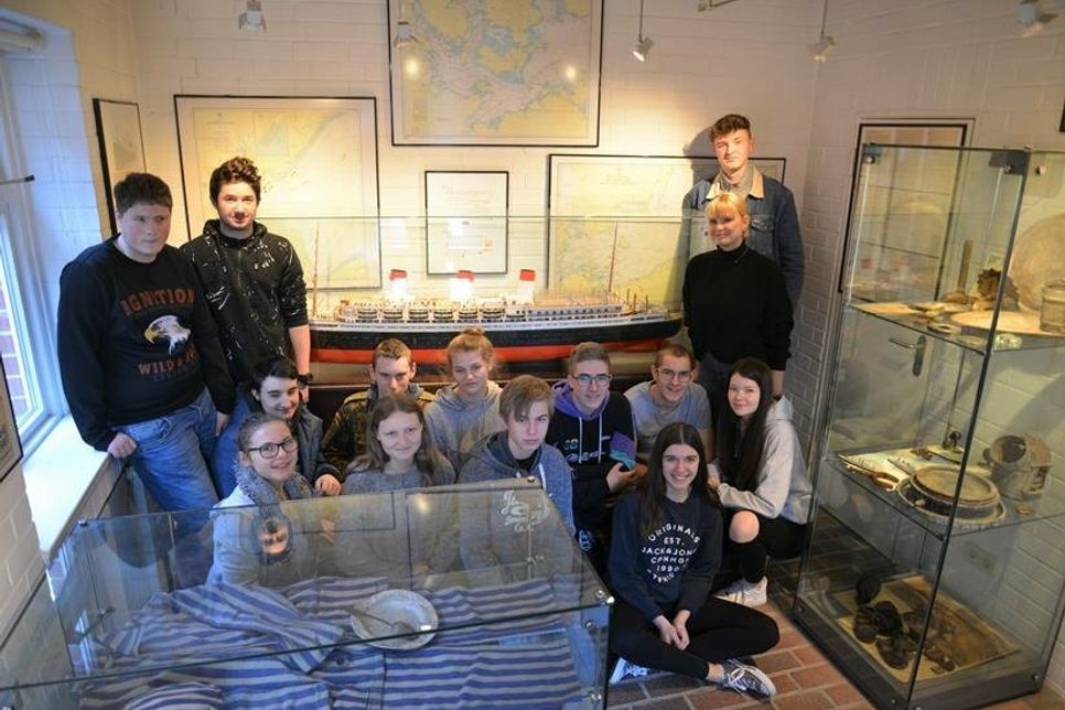 Schülerinnen und Schüler aller Neustädter Schulen beteiligten sich 2020 an der Wanderausstellung „Cap Arcona. Erinnern an ein Verbrechen“.