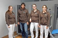 Das motivierte junge Praxisteam: v.l.n.r. Brit Paulsen, Inhaber Jacob Pack, Judith Meier und Fabienne Thommen. Es fehlt Maren Ottmüller-Pack.