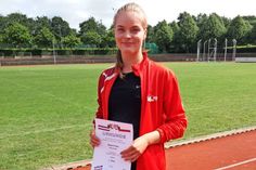 Bente Kropp (Foto) vom TSV Grömitz freut sich über eine neue Bestleistung im Diskuswerfen. Mit 28,08 Metern belegt sie bei der gemeinsamen Landesmeisterschaft von Hamburg und Schleswig-Holstein den 7. Platz der wU18 und qualifizierte sich damit auch für die Norddeutschen Meisterschaften. David Kojellis erreichte ebenfalls den 7. Platz im Diskuswerfen der mU18. (red)