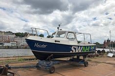 Hafenmeisterboot der Stadtwerke „Heister“.