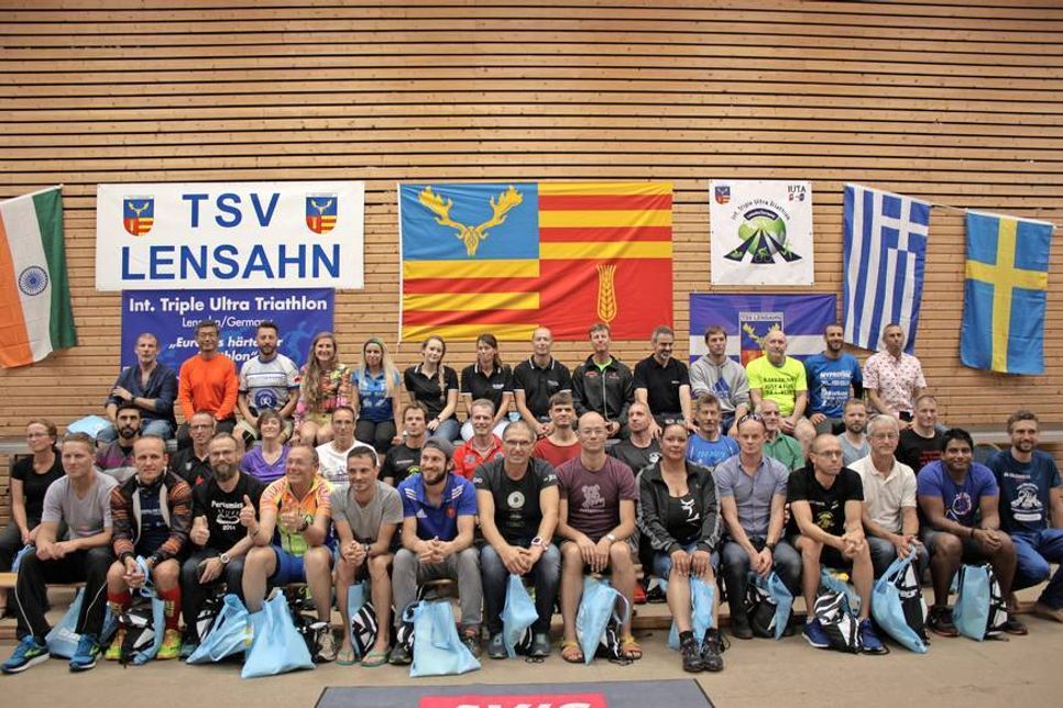 Trotz allem Konkurrenzkampf verbindet die Triathleten ein freundschaftliches Miteinander.
