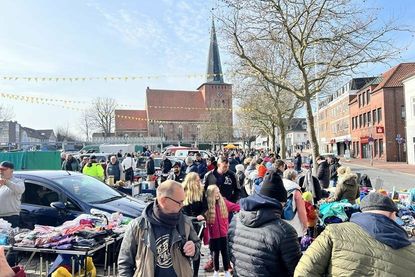 Viele, viele Stände bevölkerten am Ostermontag den Neustädter Marktplatz.