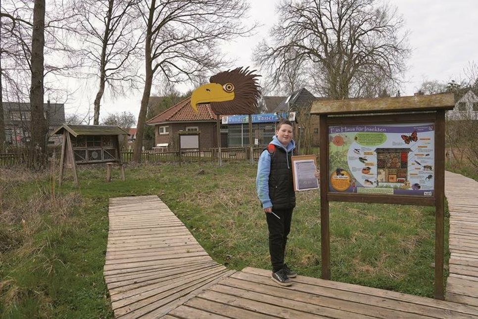 Marces beim Überarbeiten der Rallye für die Wunderwelt Wasser.