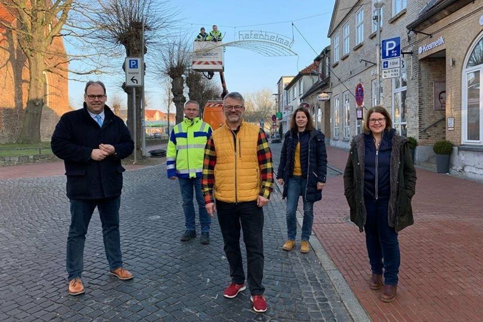 Bürgermeister Mirko Spieckermann, Thomas Jacobsen (Stadtwerke), Jürgen Mohr (Gewerbeverein), Vera Heß (Tourismus-Service) und Andrea Brunhöber (Stadtmarketing; v. lks.) zogen Bilanz.