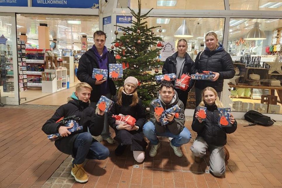 Das KiJuPa setzte ihre Sitzungsgelder ein, um die Weihnachtswünsche benachteiligter Kinder zu erfüllen.