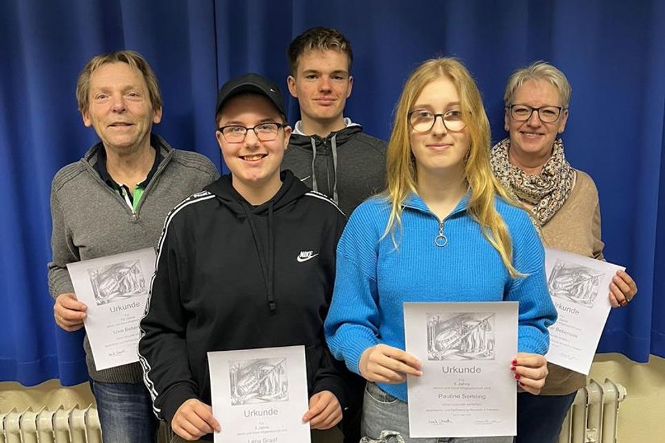 Die Jubilare Uwe Bebensee, Lena Graaf, Sverre Rühmann, Pauline Semling und Dagmar Bebensee (v. lks.).