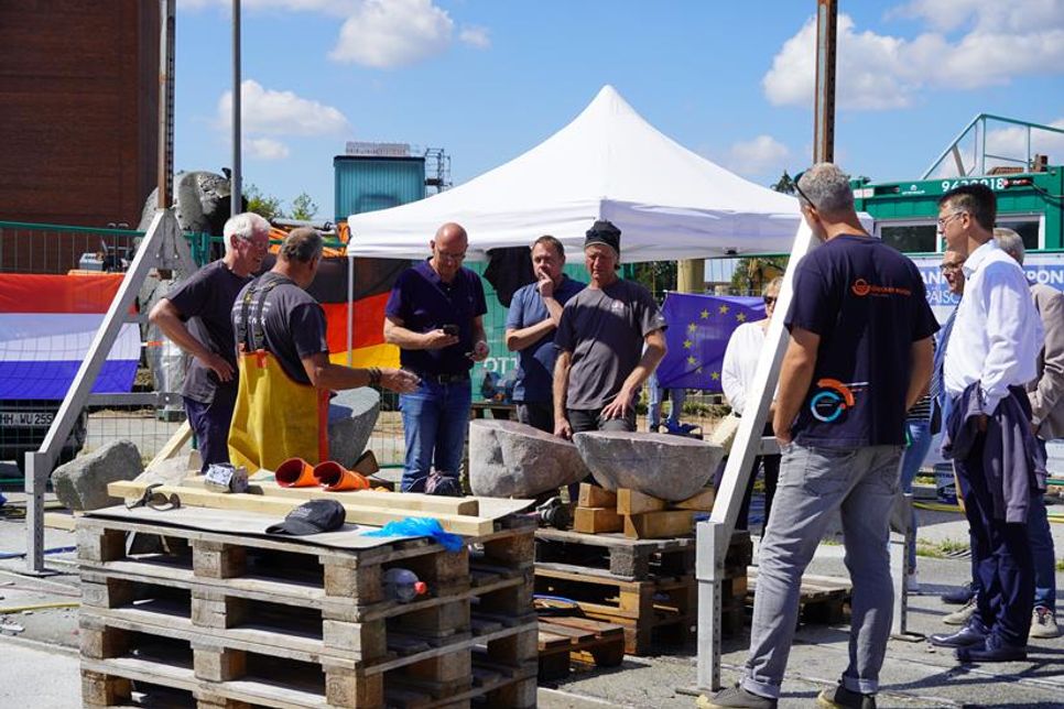 Rundgang über das Gelände, welches zum Freiluft-Atelier wurde.