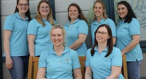 Das Team von „Ergotherapie bei den Linden“ um Sandra Dittmer und Ramona Küster (vorne v. lks.).