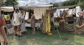 Historisches Handwerk, spektakuläre Kämpfe, Mitmachaktionen und ein Sommerabend am Wallsee erwarten die Besucher bei den Slawentagen.