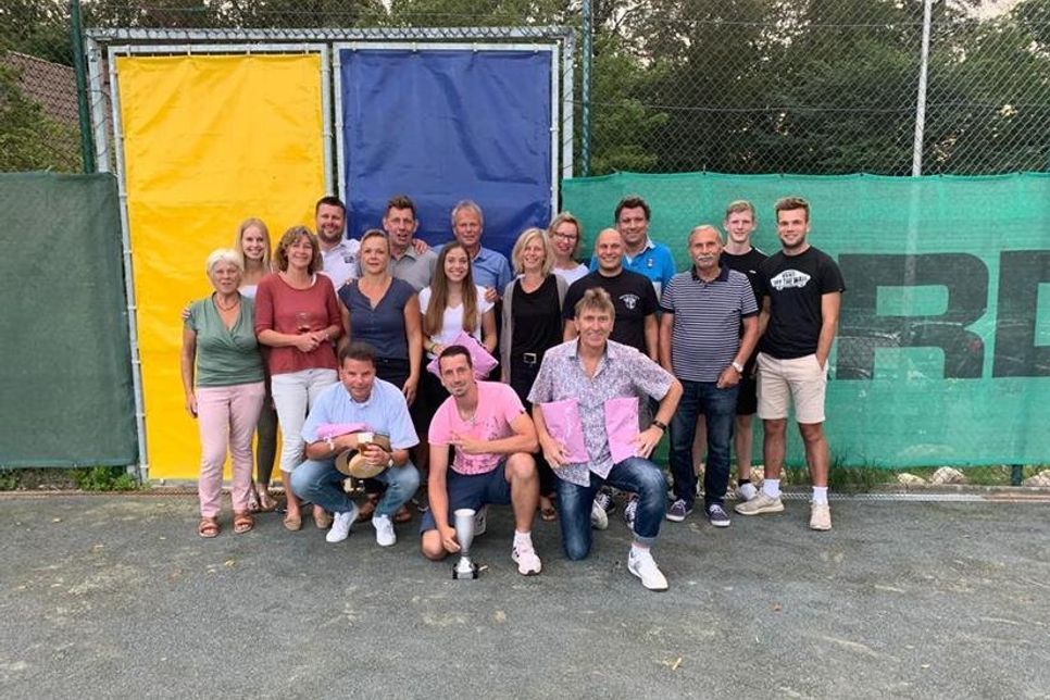 Sieger und Besiegte bei den 37. Lensahner Clubmeisterschaften.