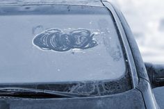 Wer so fährt, dem droht ein Bußgeld und bei einem Unfall die Mithaftung. Foto: iStock.com/trendobjects