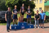 Die Siegerehrung mit Orga-Team und Bürgermeister.