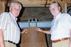 Sie ist das Sorgenkind von Werner Kappmeier, Volker Schmeichle und ihren Kollegen im Kirchengemeinderat: Die Mittlere der drei Läuteglocken im Ahrensböker Kirchturm ist vom Zahn der Zeit schwer angenagt.