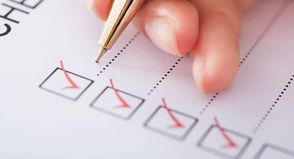 Eine Checkliste hilft bei der Planung von Immobilienerwerb.