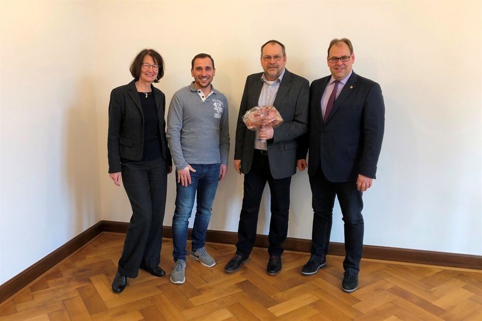 Bauamtsleiterin Antje Weise, B.Eng. Jens Rietschel, Rüdiger Slawski, Bürgermeister Mirko Spieckermann (v. lks.).