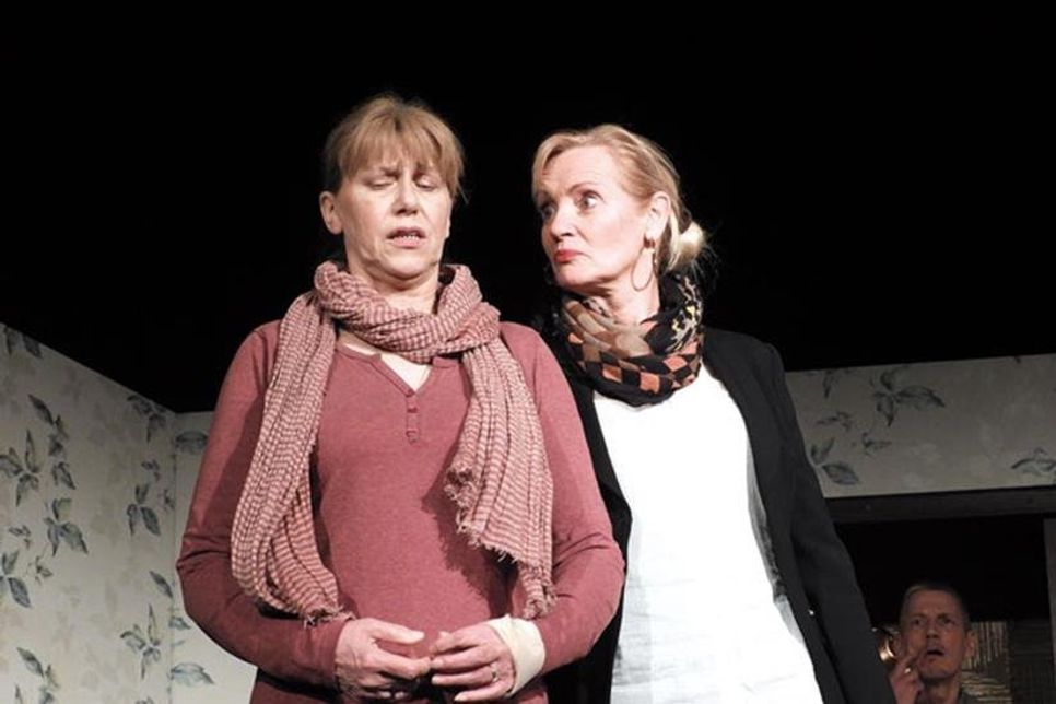 Welche Rolle spielt die Schwägerin Laura (Brigitte Barmwater)?